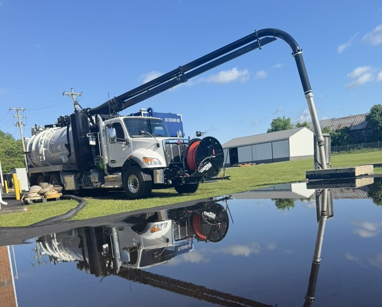 gapVax mc vacuum truck in front of of a overflow pong