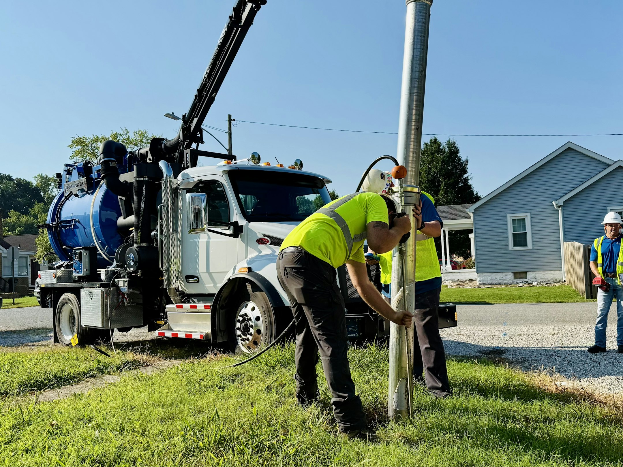 PipeHunter non-cdl combo truck hydro excavating